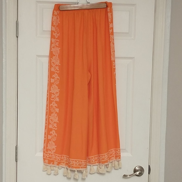 Show me your mumu Woodstock tassel outfit - Picture 6 of 7